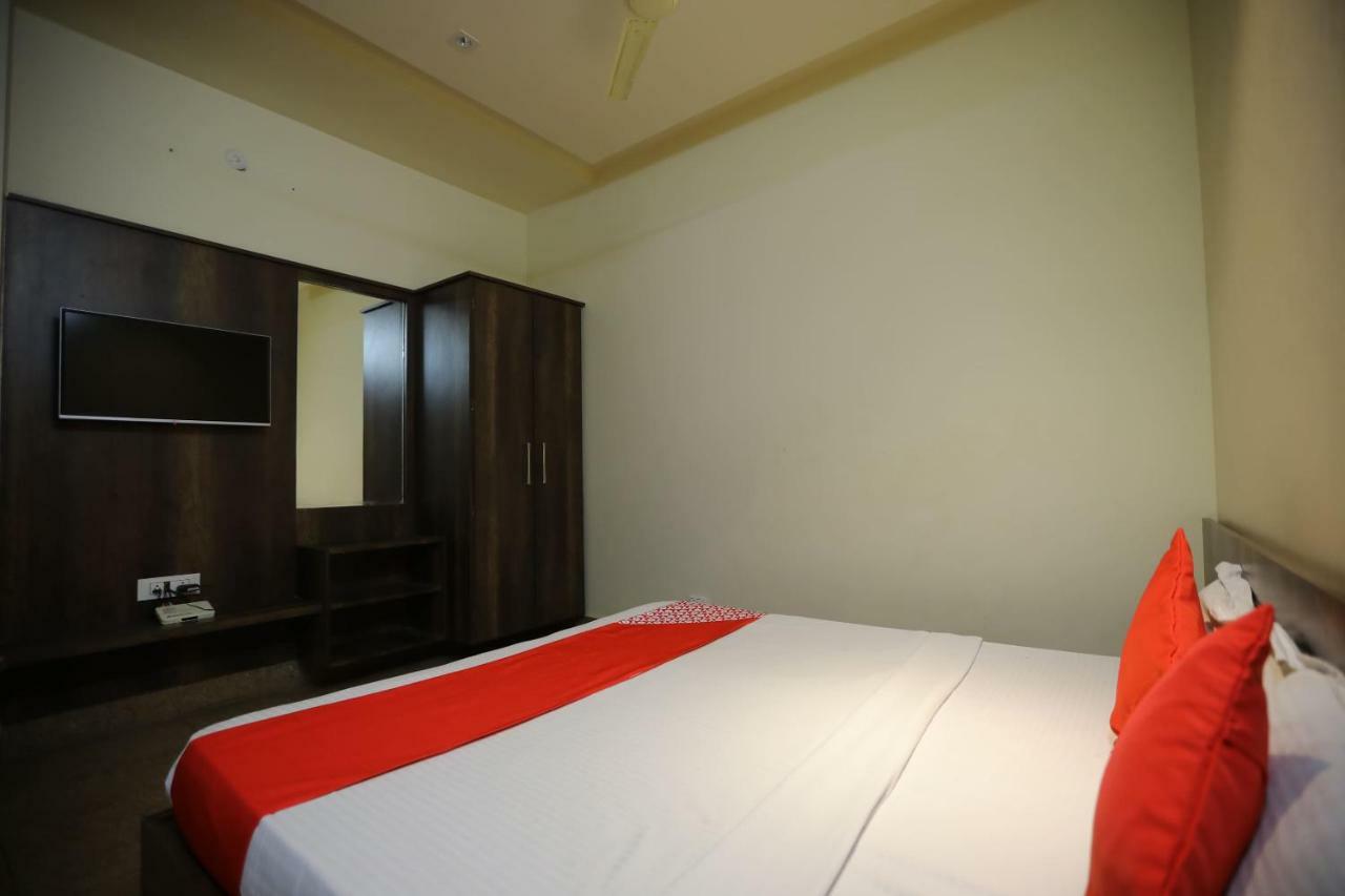 Oyo 40791 Hotel Hot N Fast Suratgarh Exterior foto