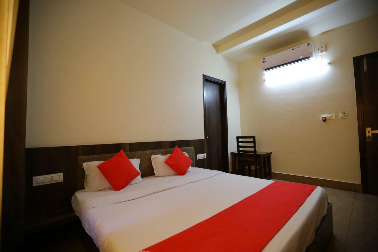 Oyo 40791 Hotel Hot N Fast Suratgarh Exterior foto